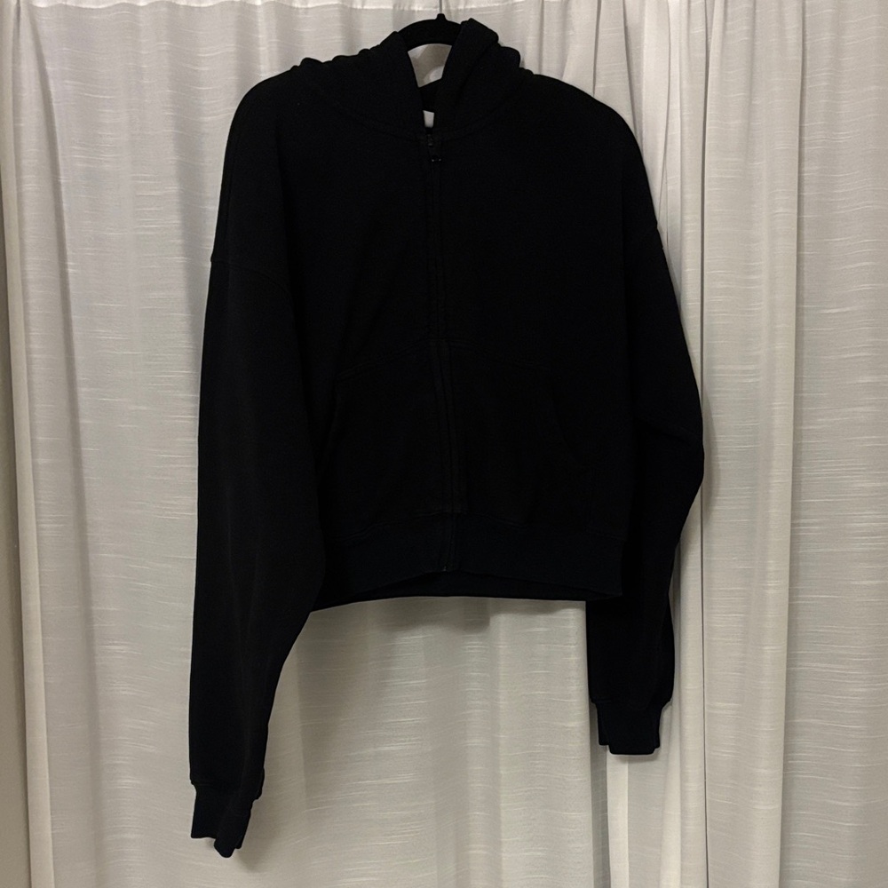 Aritzia TNA zip up